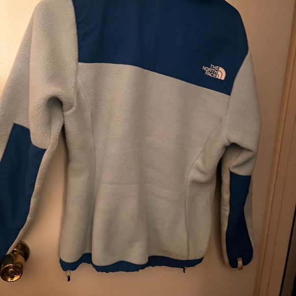 The Northface Fleece Jacket - Picture 5 of 5